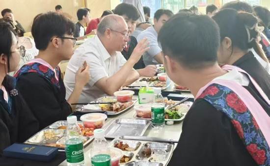 https://www.jju.edu.cn/__local/9/74/D7/BCBE163362ECD3F5C38E3399275_E44E7E9F_148DA.jpg